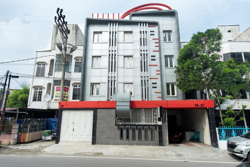 Oyo 279 Deli Homestay Medan Luaran gambar