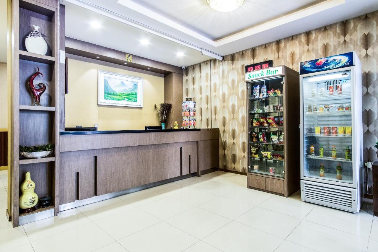 Oyo 279 Deli Homestay Medan Luaran gambar